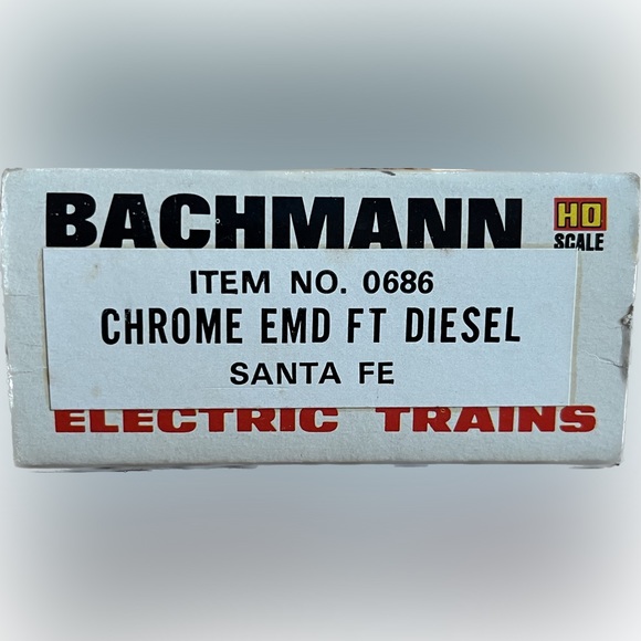 Bachmann “Chrome EMD FT Diesel Santa Fe” Locomotive - Picture 3 of 4